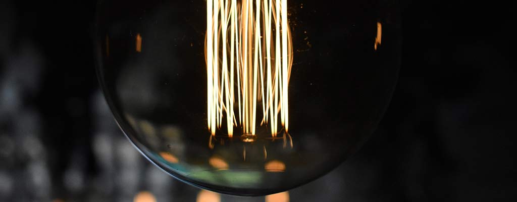 Led-lampa med filament.