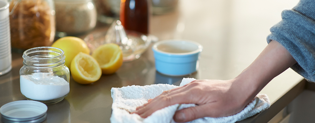 rengöra ugn - med ättika, bikarbonat och citron